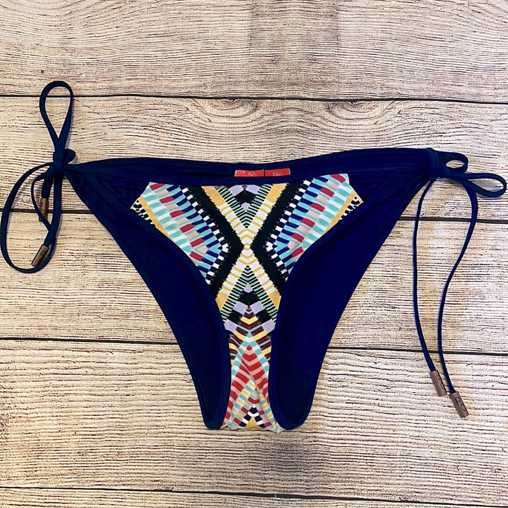 Women’s bikini swim bottom